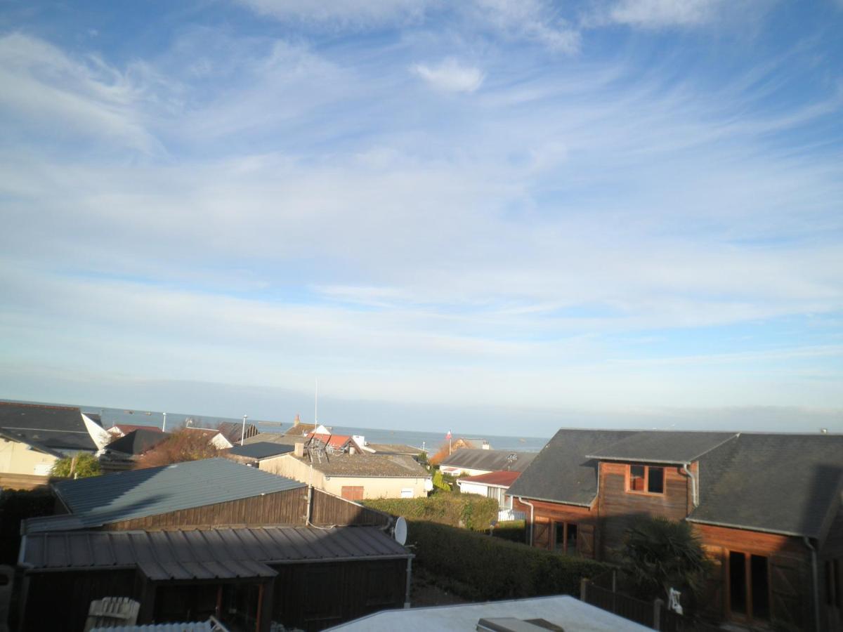 Appartement F1 Mansarde A 100M De La Plage, Proche De Arromanches Et Des Plages Du Debarquement Saint-Come-de-Fresne Luaran gambar